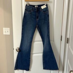 Abercrombie Ultra High Rise The Flare Jean